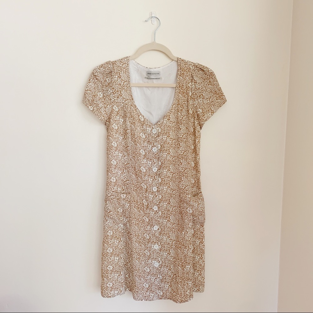 Urban Outfitters Cream Beige Floral Dress Puff Short Sleeve W/Pockets Size XS.